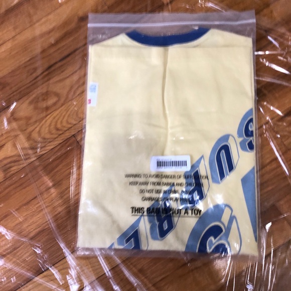 Supreme Tee - Picture 4 of 4